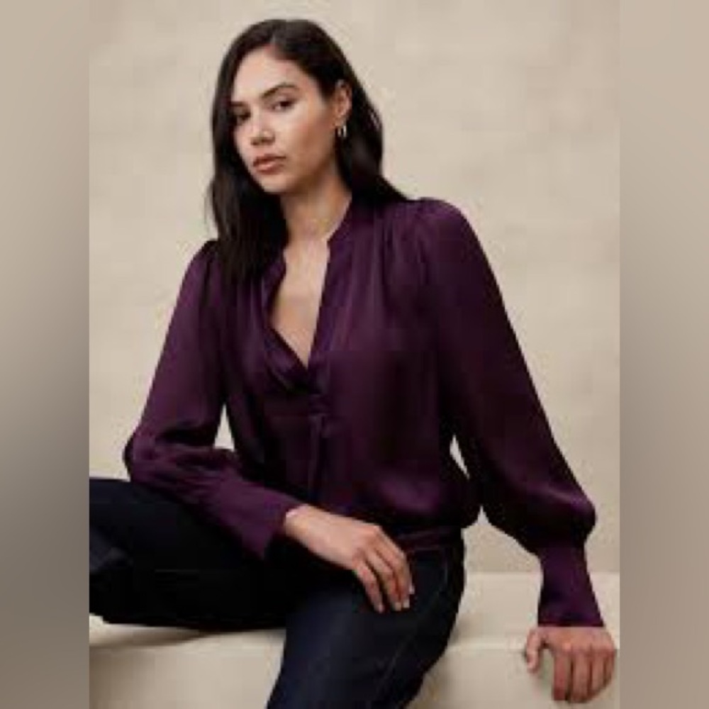Petite XS Banana Republic Factory shirred crinkle volume sleeve satin blouse